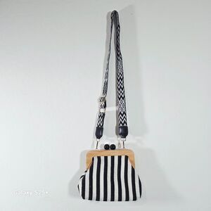 Retro Black & White Striped Canvas Crossbody Bag Wooden Frame Purse